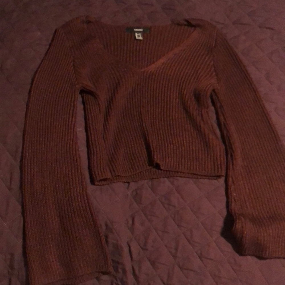 Maroon sweater